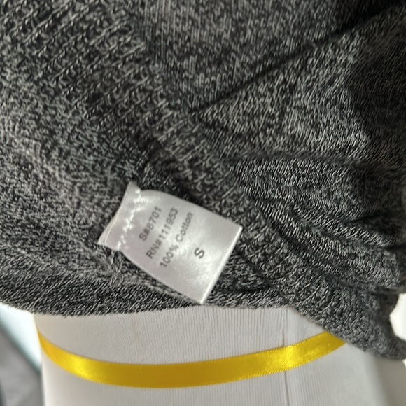Active Basic Lightweight Grey Knit Vneck Sweater Size Small 100% Cotton - Picture 6 of 6